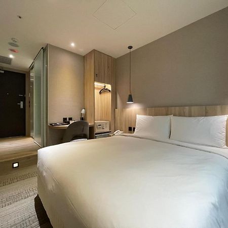 N Hotel Taipei Bagian luar foto