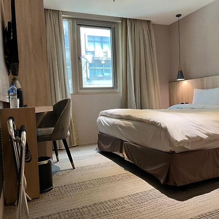 N Hotel Taipei Bagian luar foto