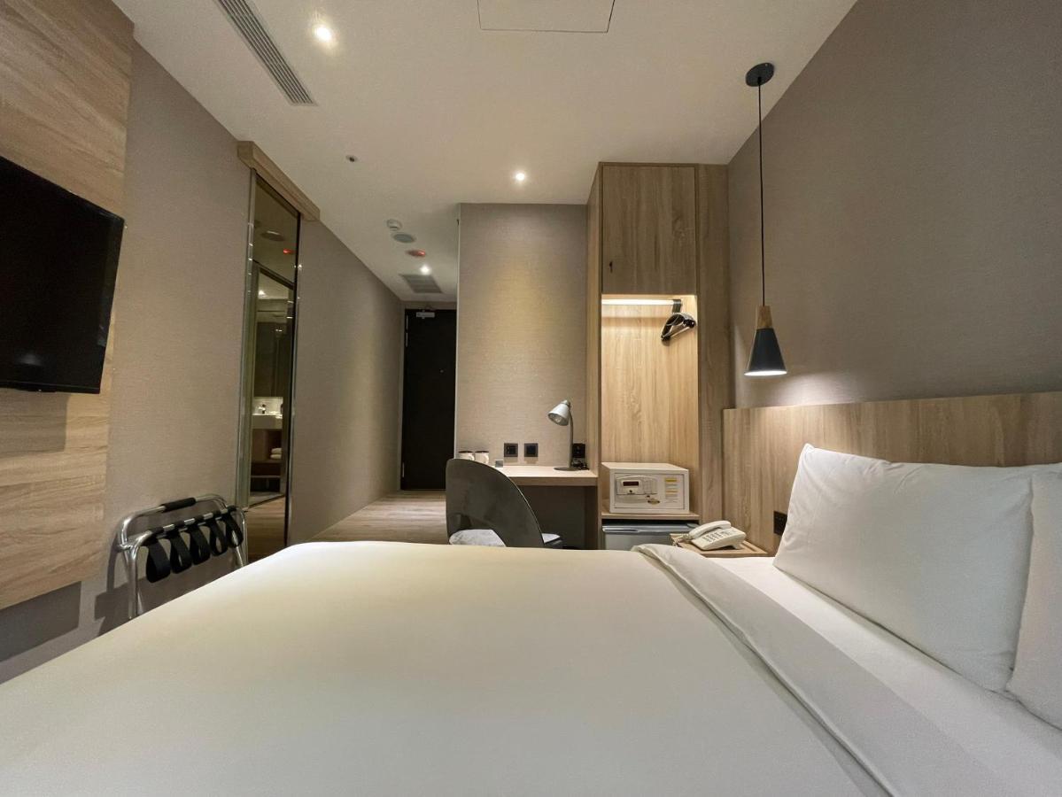 N Hotel Taipei Bagian luar foto