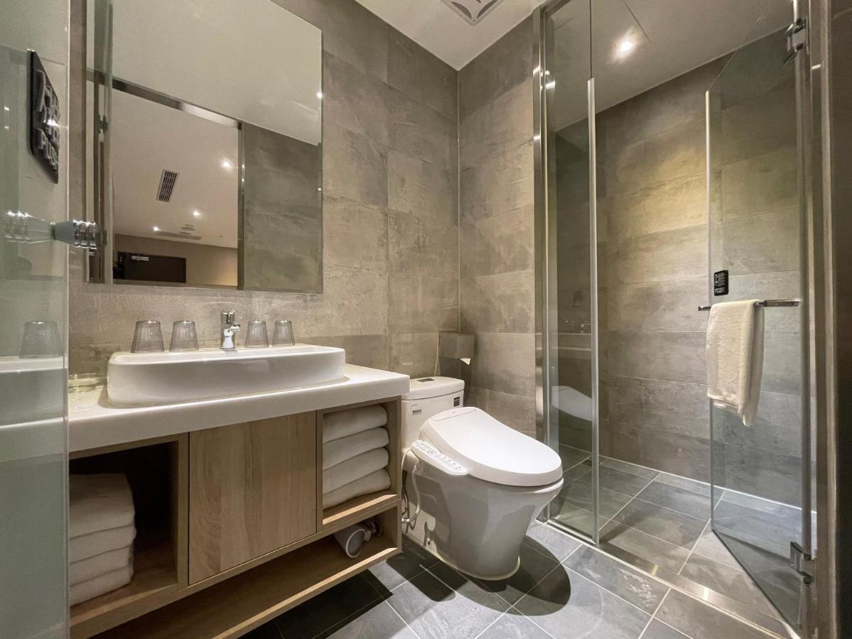 N Hotel Taipei Bagian luar foto