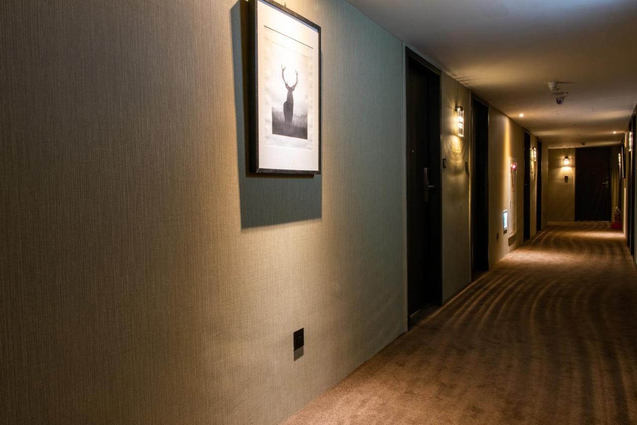 N Hotel Taipei Bagian luar foto